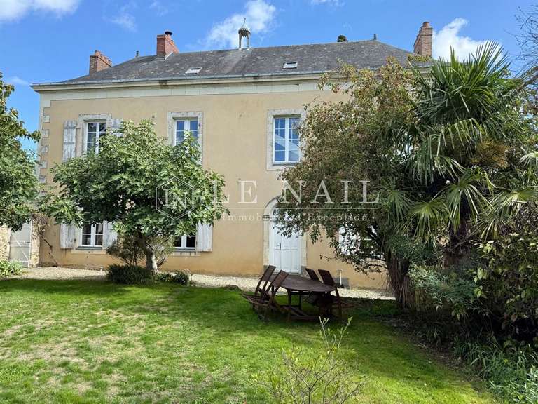 Maison Château-Gontier - 6 chambres - 255m²