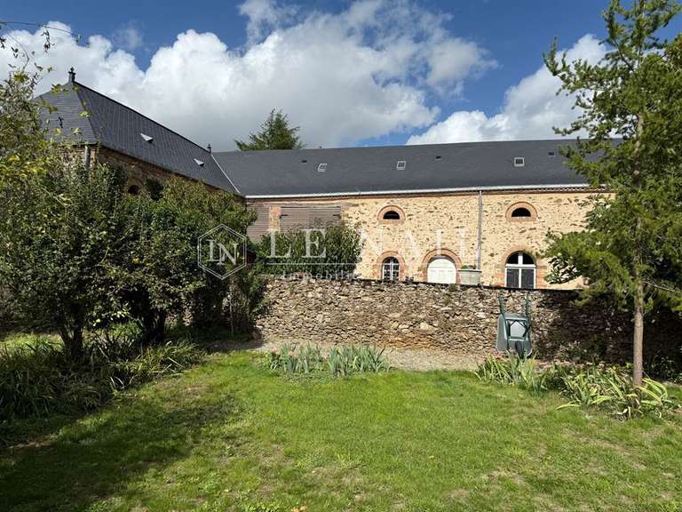 Maison Château-Gontier - 6 chambres - 255m²