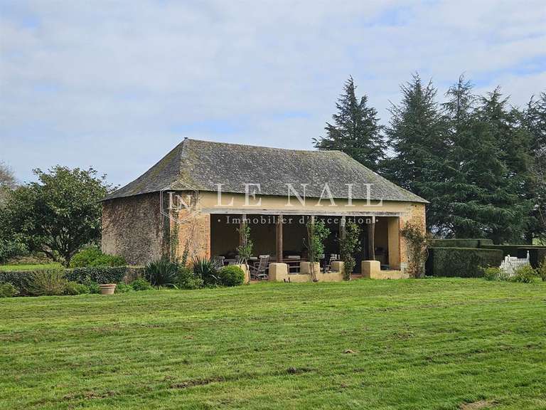 Propriété Château-Gontier - 9 chambres - 420m²