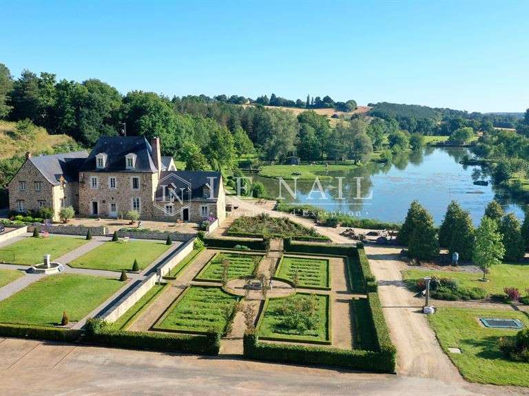 Manoir Château-Gontier-sur-Mayenne - 9 chambres - 480m²