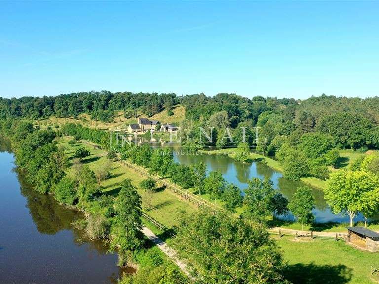 Manoir Château-Gontier-sur-Mayenne - 9 chambres - 480m²