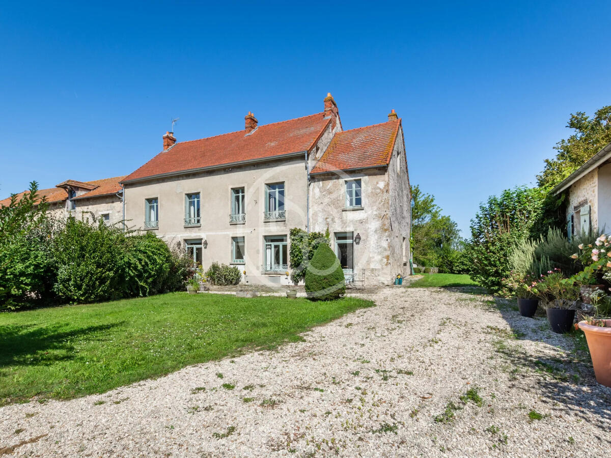 Unusual property Château-Thierry