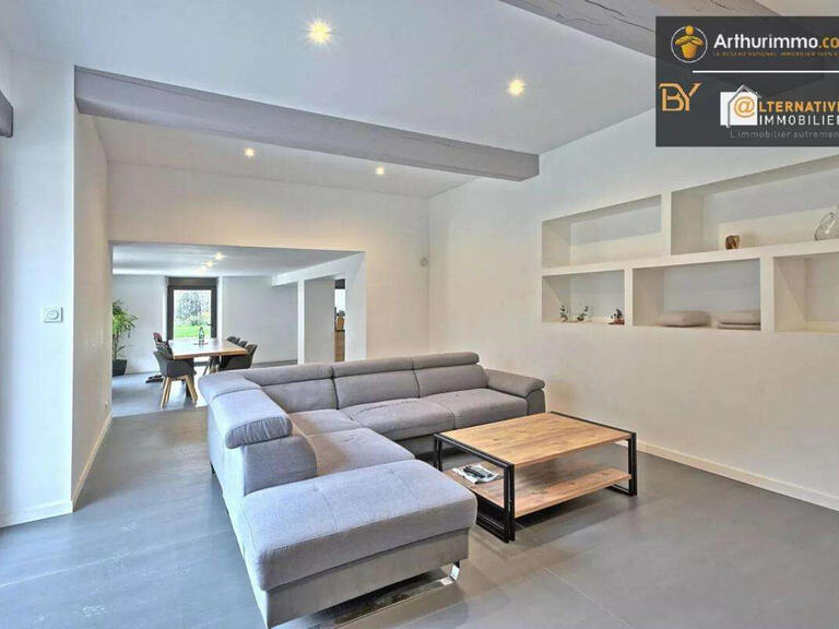 Property Châteaubourg - 5 bedrooms