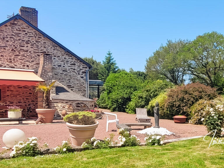 Villa Châteaubriant - 3 chambres - 232m²