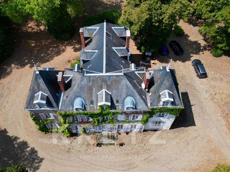 Manoir Châteaumeillant - 13 chambres - 545m²