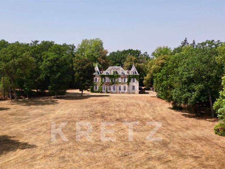 Manoir Châteaumeillant - 13 chambres - 545m²