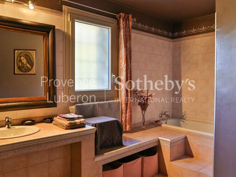 House Châteauneuf-de-Gadagne