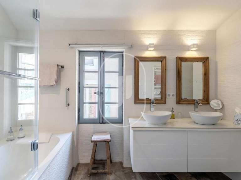 Maison Châteauneuf-de-Gadagne - 5 chambres - 358m²