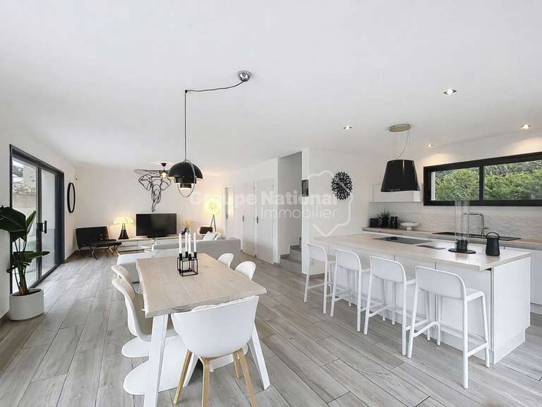 Maison Châteauneuf-du-Pape - 3 chambres - 115m²