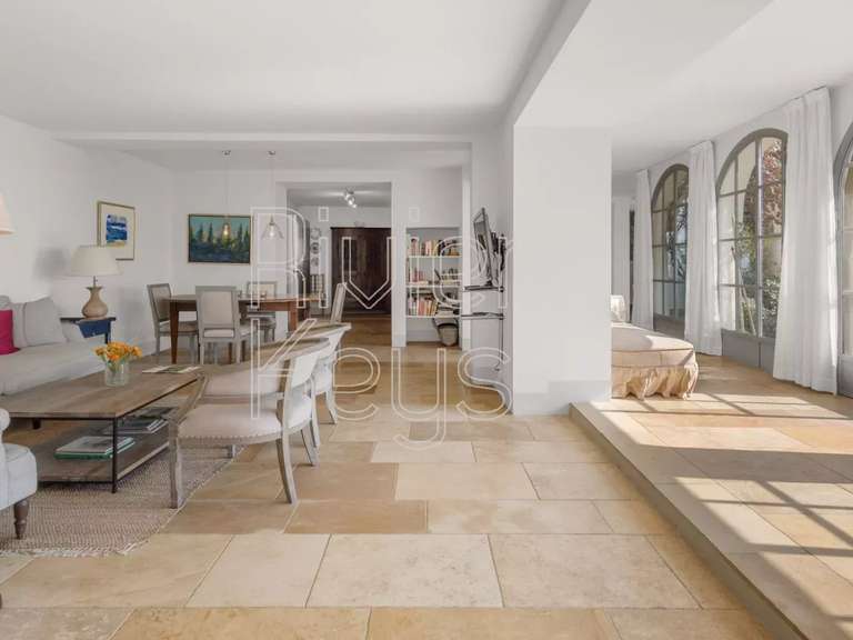 Appartement Châteauneuf-Grasse - 2 chambres - 106m²