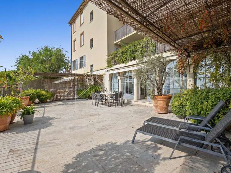 Appartement Châteauneuf-Grasse - 2 chambres - 106m²