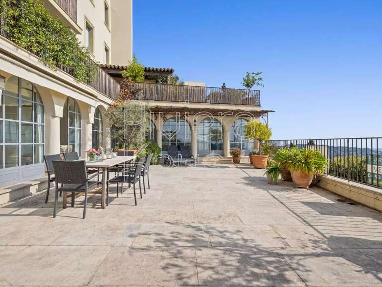 Appartement Châteauneuf-Grasse - 2 chambres - 106m²