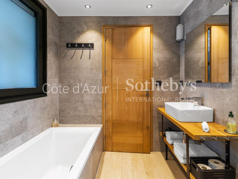 Maison Châteauneuf-Grasse - 9 chambres - 550m²
