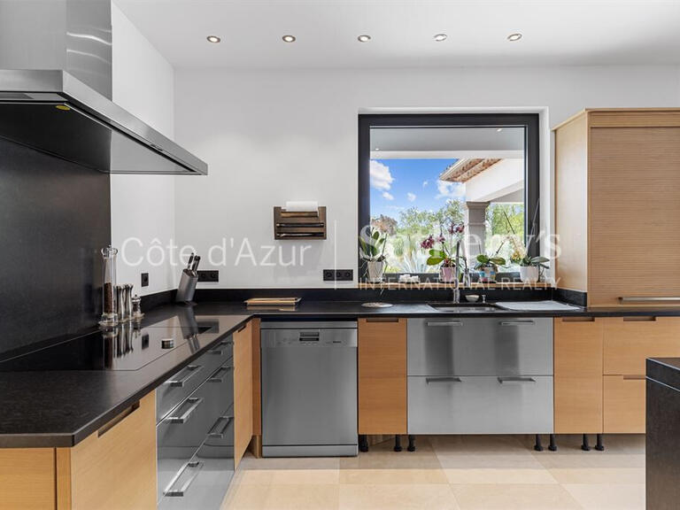 Maison Châteauneuf-Grasse - 9 chambres - 550m²