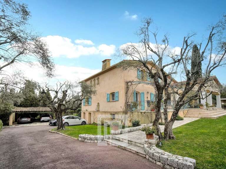 Maison Châteauneuf-Grasse - 6 chambres - 300m²