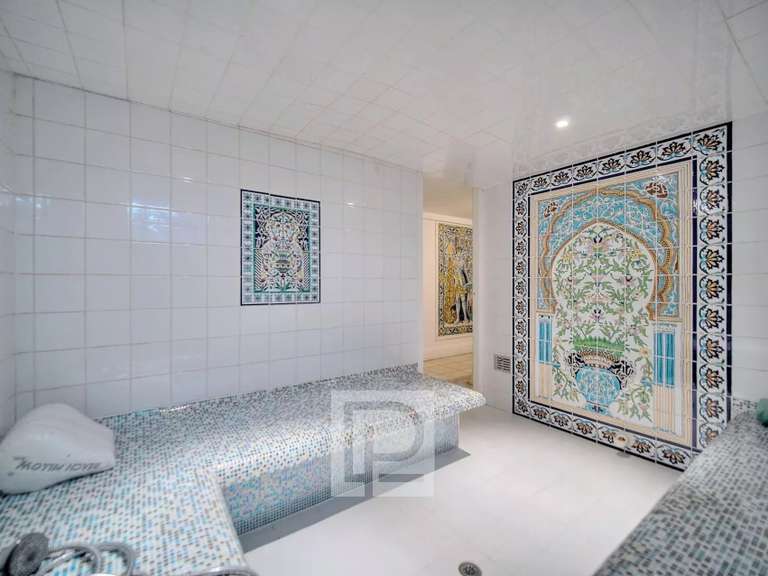 Maison Châteauneuf-Grasse - 6 chambres - 300m²