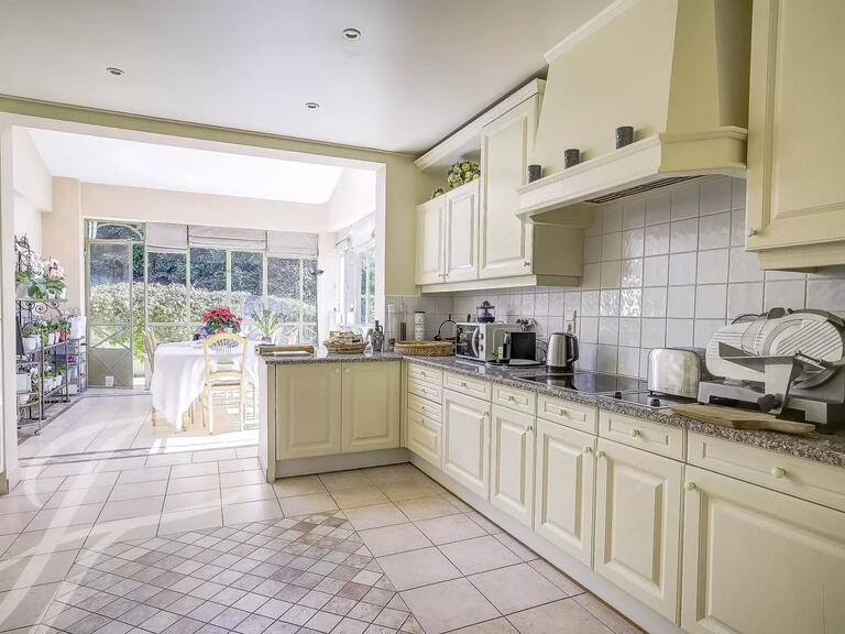 Maison Châteauneuf-Grasse - 8 chambres - 430m²