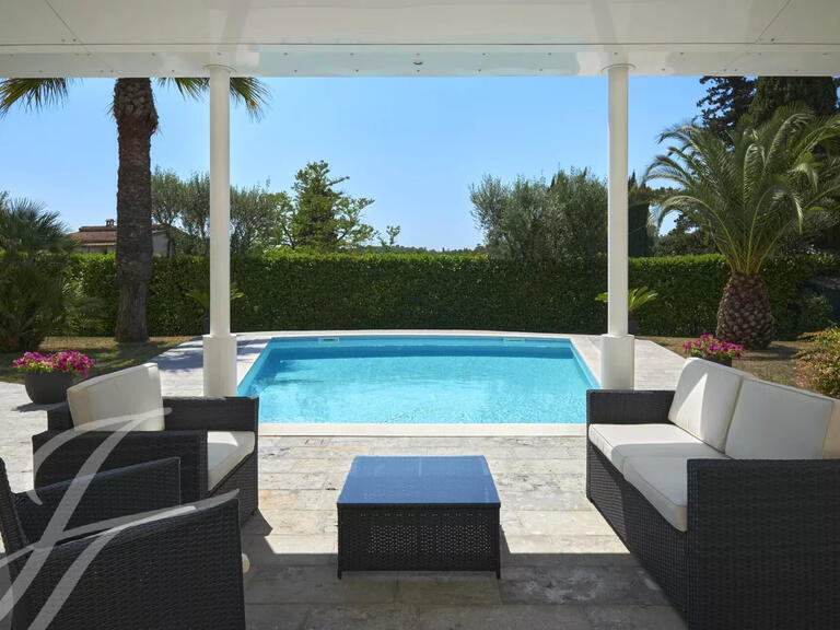Maison Châteauneuf-Grasse - 4 chambres - 281m²