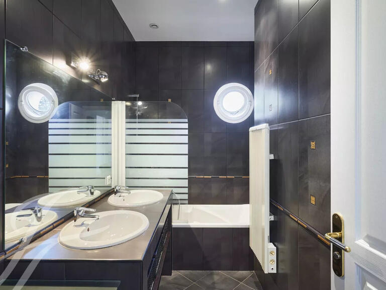 Maison Châteauneuf-Grasse - 4 chambres - 281m²
