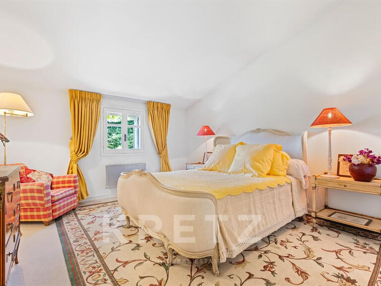 Maison Châteauneuf-Grasse - 6 chambres - 363m²