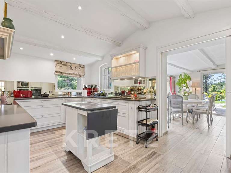 House Châteauneuf-Grasse - 6 bedrooms - 363m²