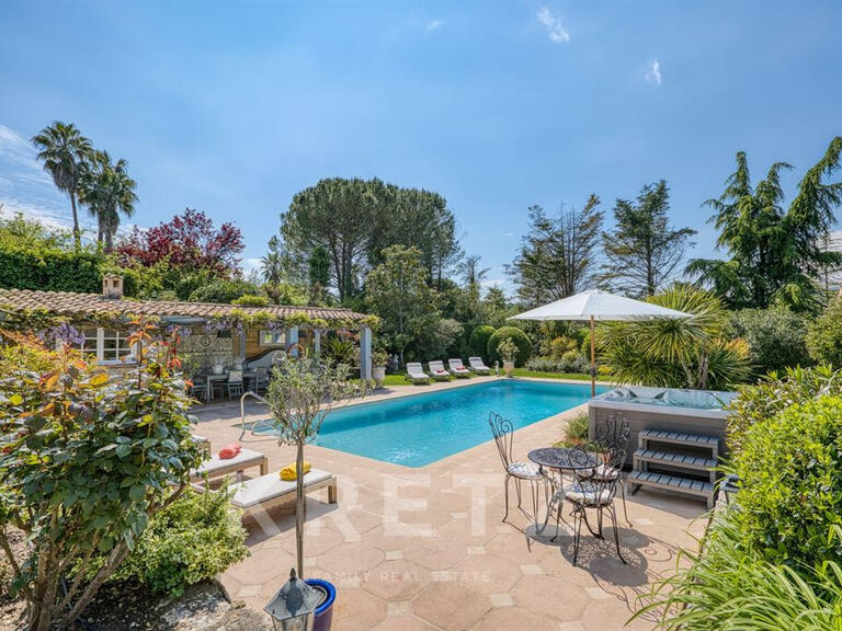Maison Châteauneuf-Grasse - 6 chambres - 363m²