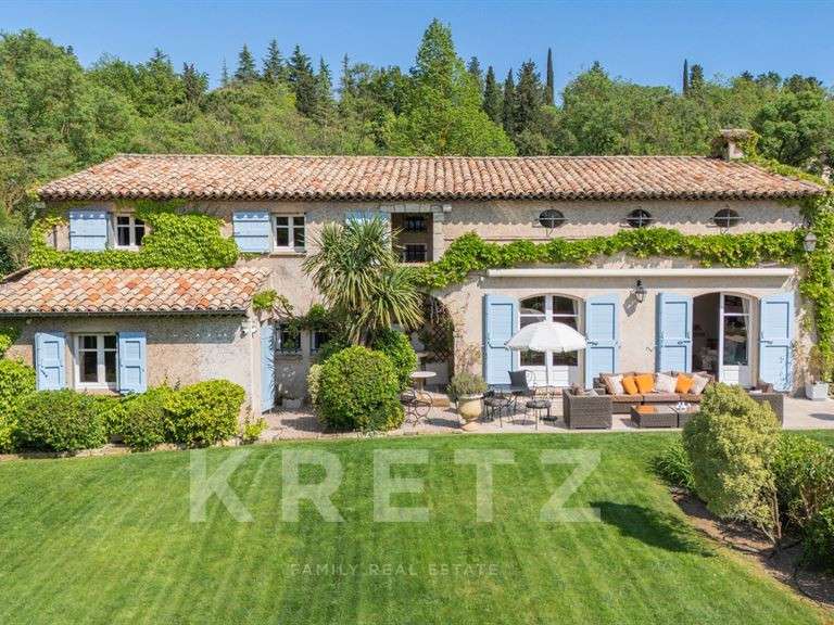House Châteauneuf-Grasse - 6 bedrooms - 363m²