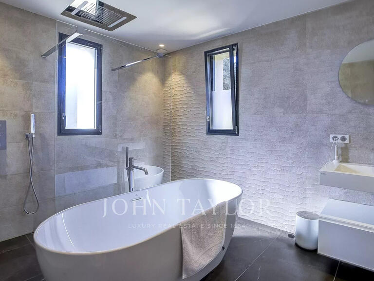 Maison Châteauneuf-Grasse - 5 chambres - 560m²