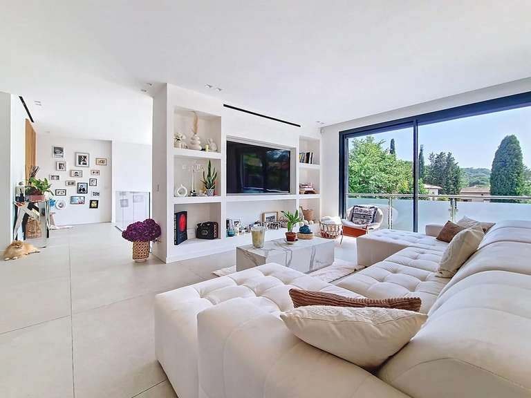Maison Châteauneuf-Grasse - 5 chambres - 241m²