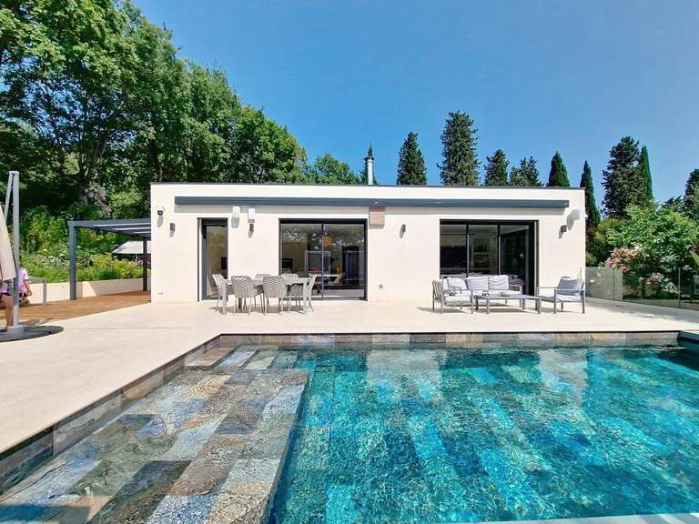 Maison Châteauneuf-Grasse - 5 chambres - 241m²