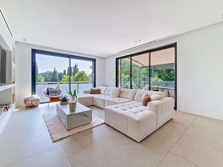 Maison Châteauneuf-Grasse - 5 chambres - 241m²