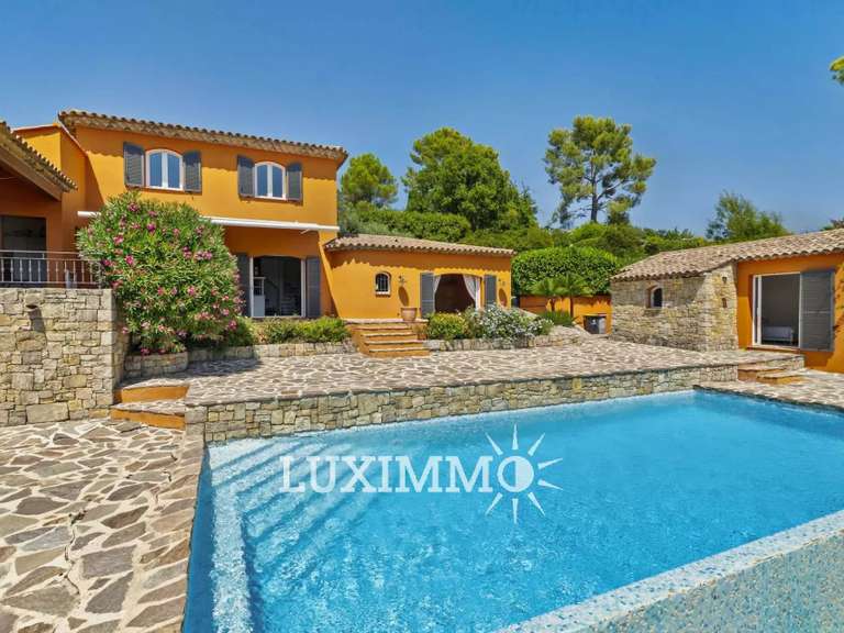 Maison Châteauneuf-Grasse - 4 chambres - 175m²