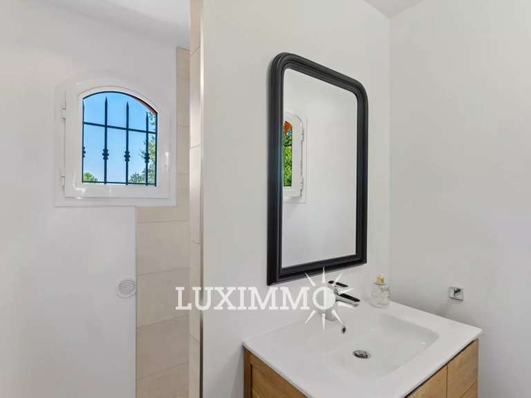 Maison Châteauneuf-Grasse - 4 chambres - 175m²