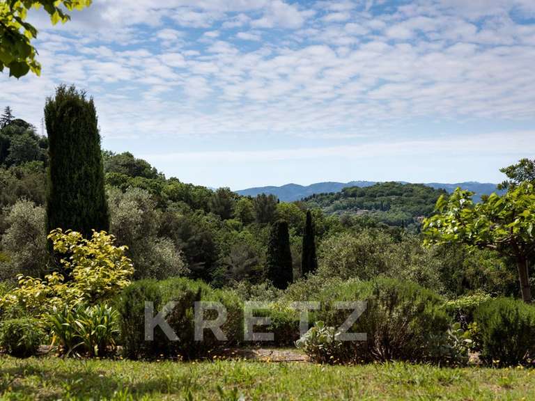 Maison Châteauneuf-Grasse - 5 chambres - 292m²