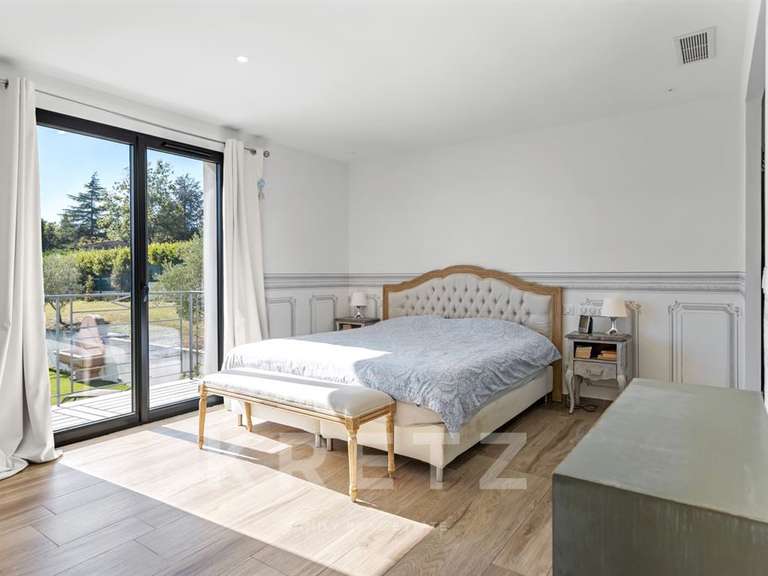 Maison Châteauneuf-Grasse - 4 chambres - 225m²