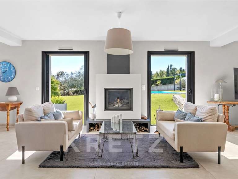 Maison Châteauneuf-Grasse - 4 chambres - 225m²