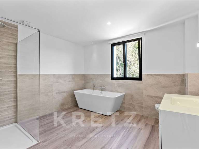 Maison Châteauneuf-Grasse - 4 chambres - 225m²