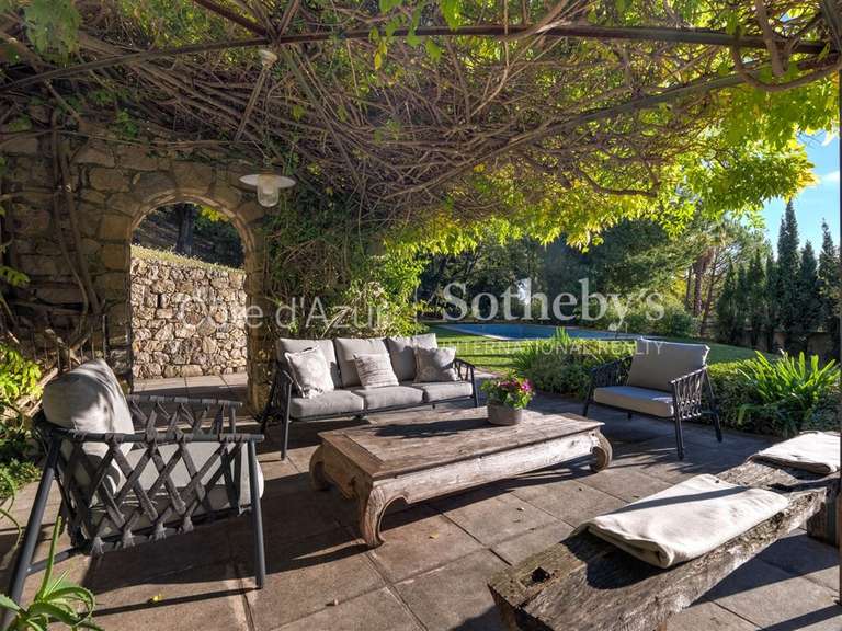 Maison Châteauneuf-Grasse - 7 chambres - 530m²