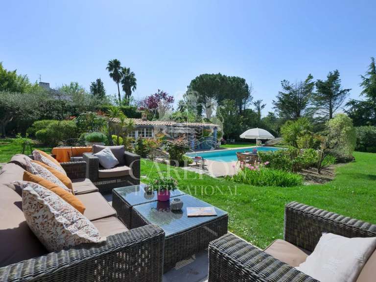 Maison Châteauneuf-Grasse - 6 chambres - 338m²