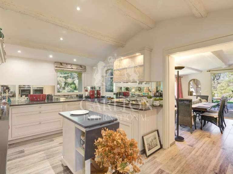 Maison Châteauneuf-Grasse - 6 chambres - 338m²