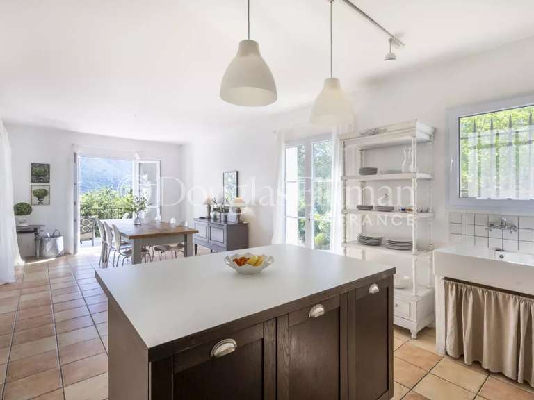 Maison Châteauneuf-Grasse - 4 chambres - 179m²