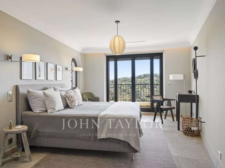 Maison Châteauneuf-Grasse - 5 chambres - 730m²