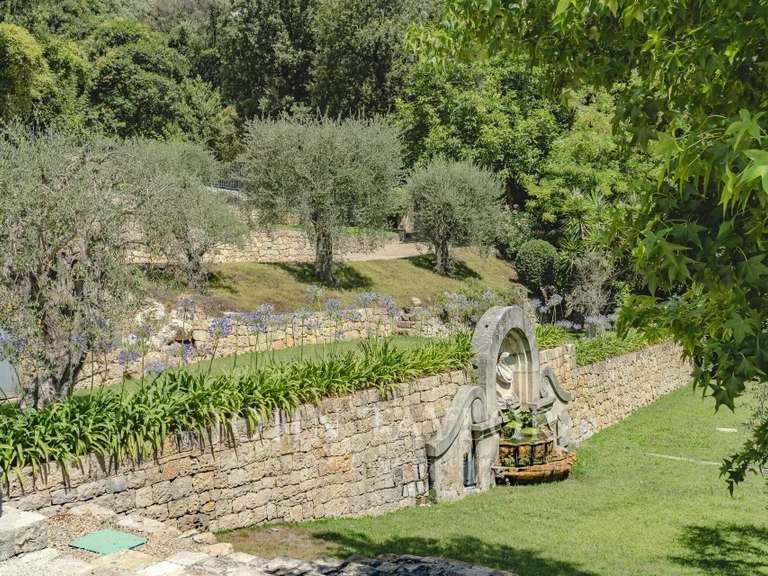 Maison Châteauneuf-Grasse - 5 chambres - 730m²