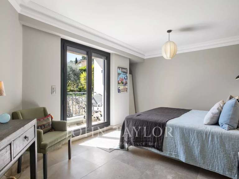 Maison Châteauneuf-Grasse - 5 chambres - 730m²