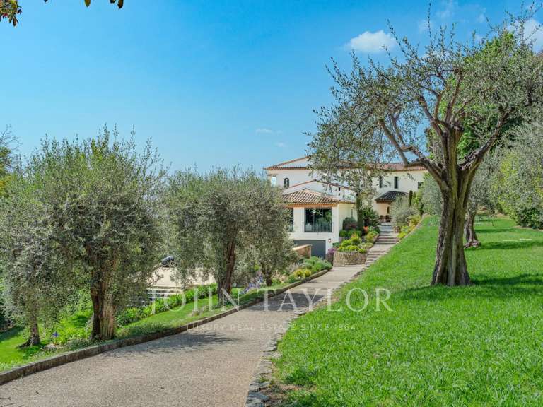 Maison Châteauneuf-Grasse - 5 chambres - 730m²