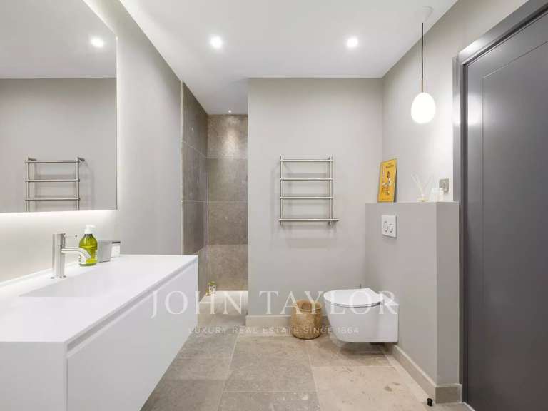 Maison Châteauneuf-Grasse - 5 chambres - 730m²