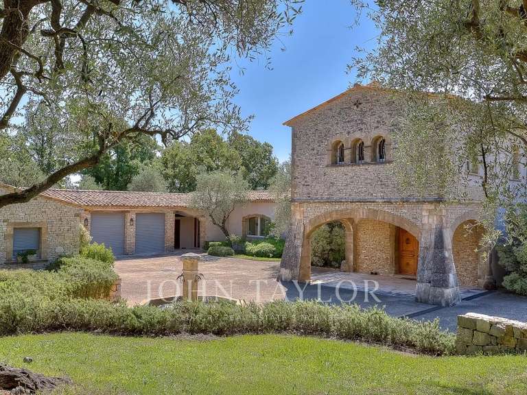 Maison Châteauneuf-Grasse - 6 chambres - 577m²