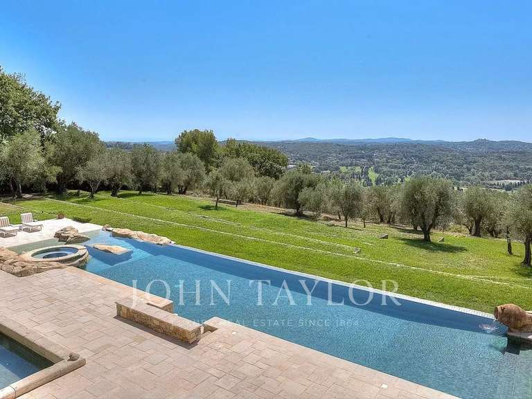 Maison Châteauneuf-Grasse - 6 chambres - 577m²