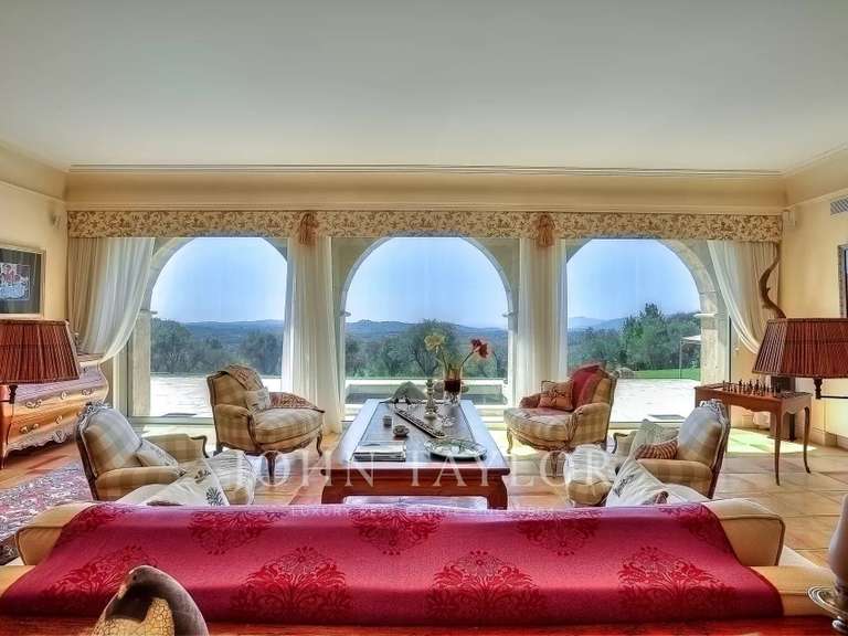 Maison Châteauneuf-Grasse - 6 chambres - 577m²