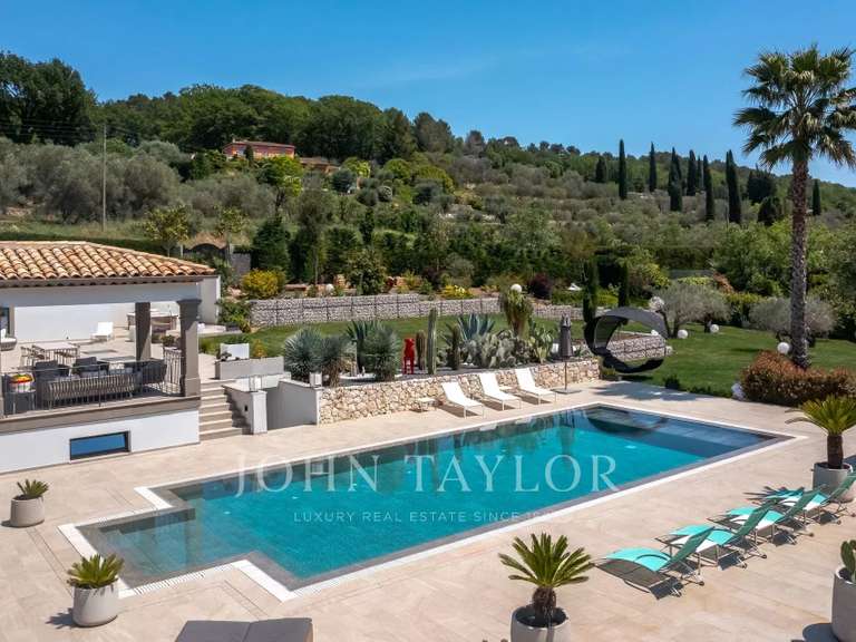 Maison Châteauneuf-Grasse - 9 chambres - 550m²